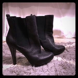 MICHAEL Michael Kors Jessie Booties - Size 7